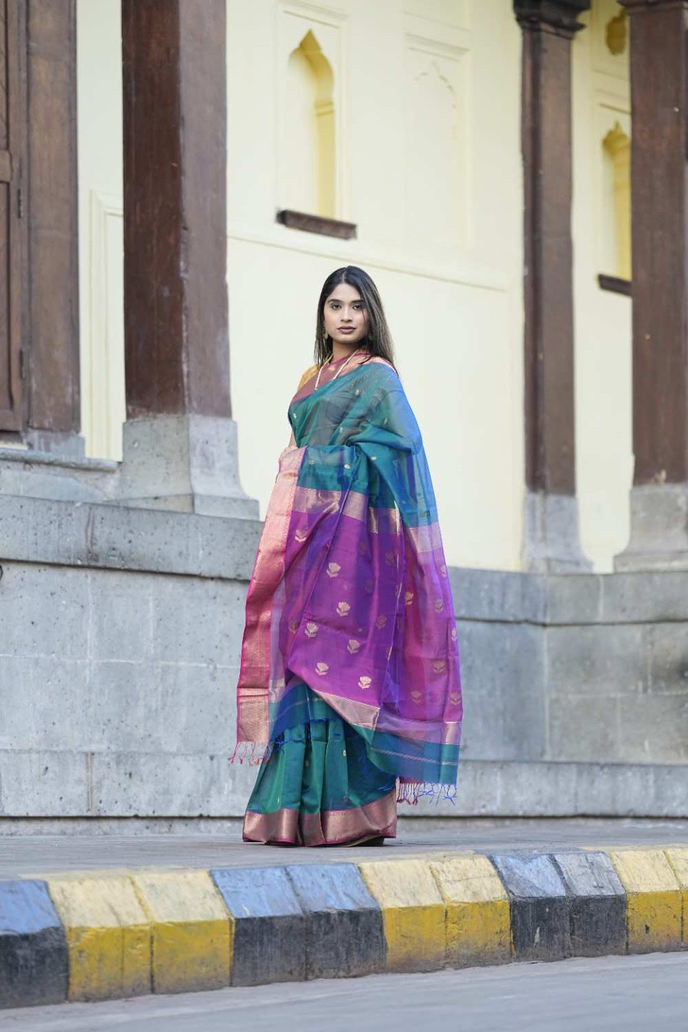 Lotus Buti Contrast Pallu with Blouse